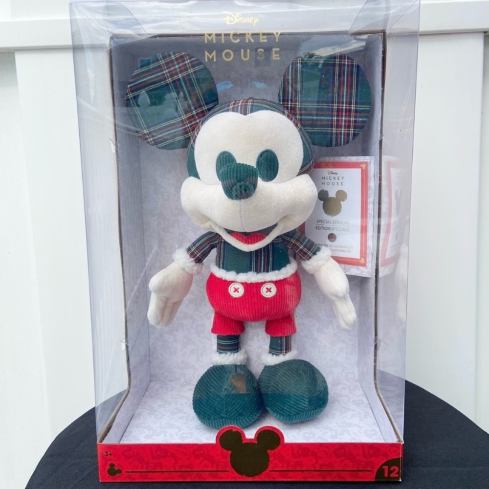 Disney Year of The Mouse Collector Plush Holiday Spirit Mickey Mouse Dec NEW